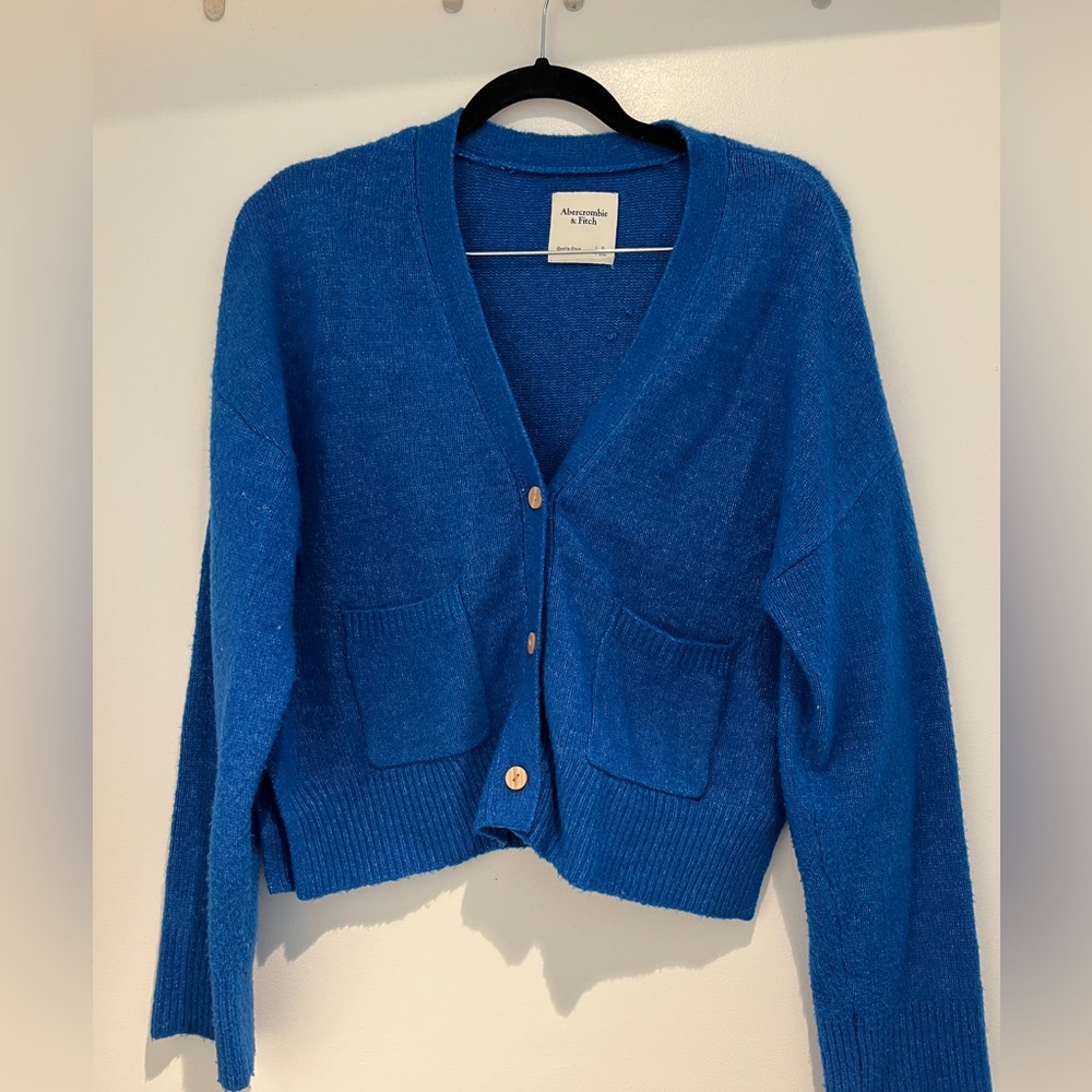 A&F Cropped Cardigan
